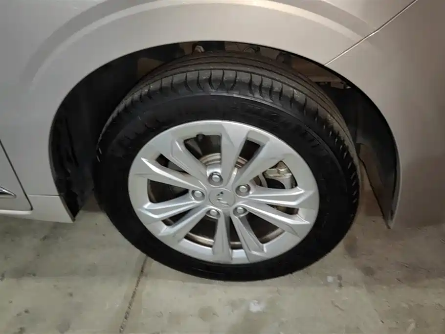 Wuling Jiachen 2022 1.5L MT Comfort
