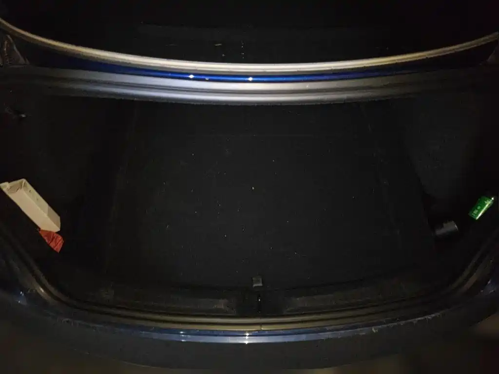 Tesla Model 3 — миниатюра 10