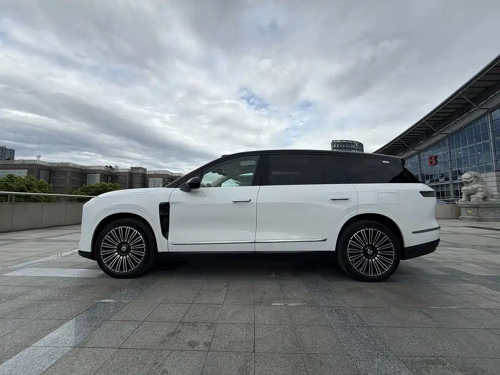 NIO ES8 2026 мест Executive Luxury