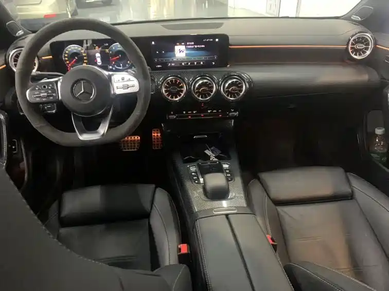 MERCEDES-BENZ CLA