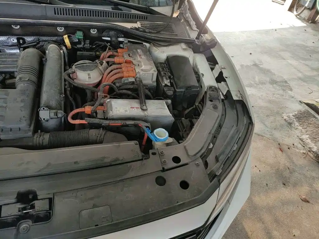 Volkswagen Passat PHEV — миниатюра 22