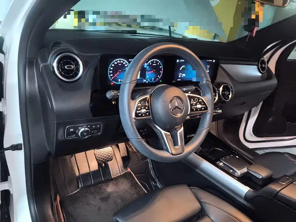 Mercedes-Benz GLA — миниатюра 13