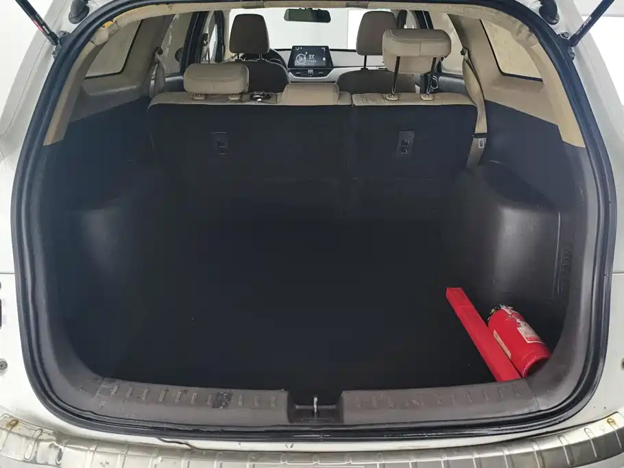 Baojun 310W — миниатюра 4