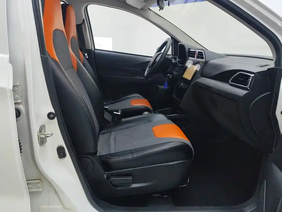 BAIC New Energy EC — миниатюра 8