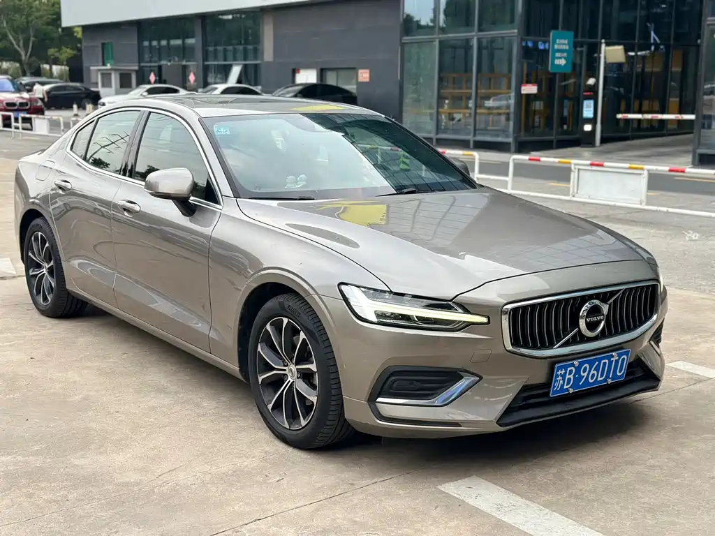 Volvo S60 2021 T4 Luxury
