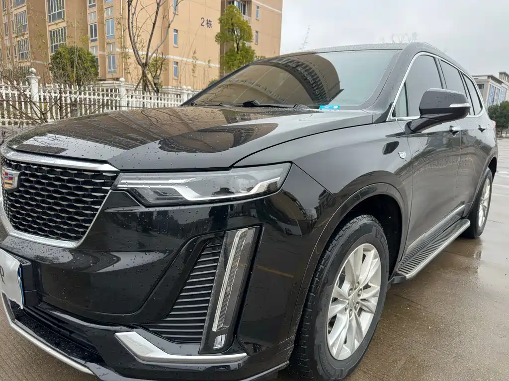 CADILLAC XT6