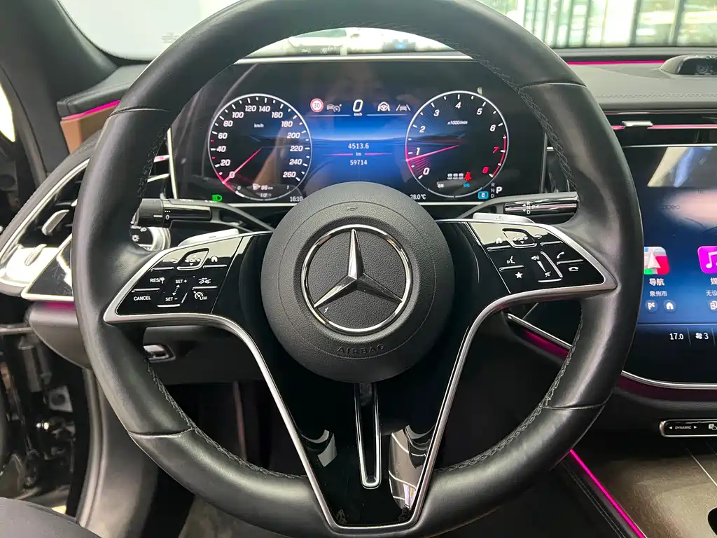Mercedes-Benz E-Class — миниатюра 11