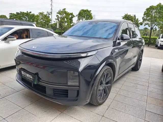 Li Auto L8