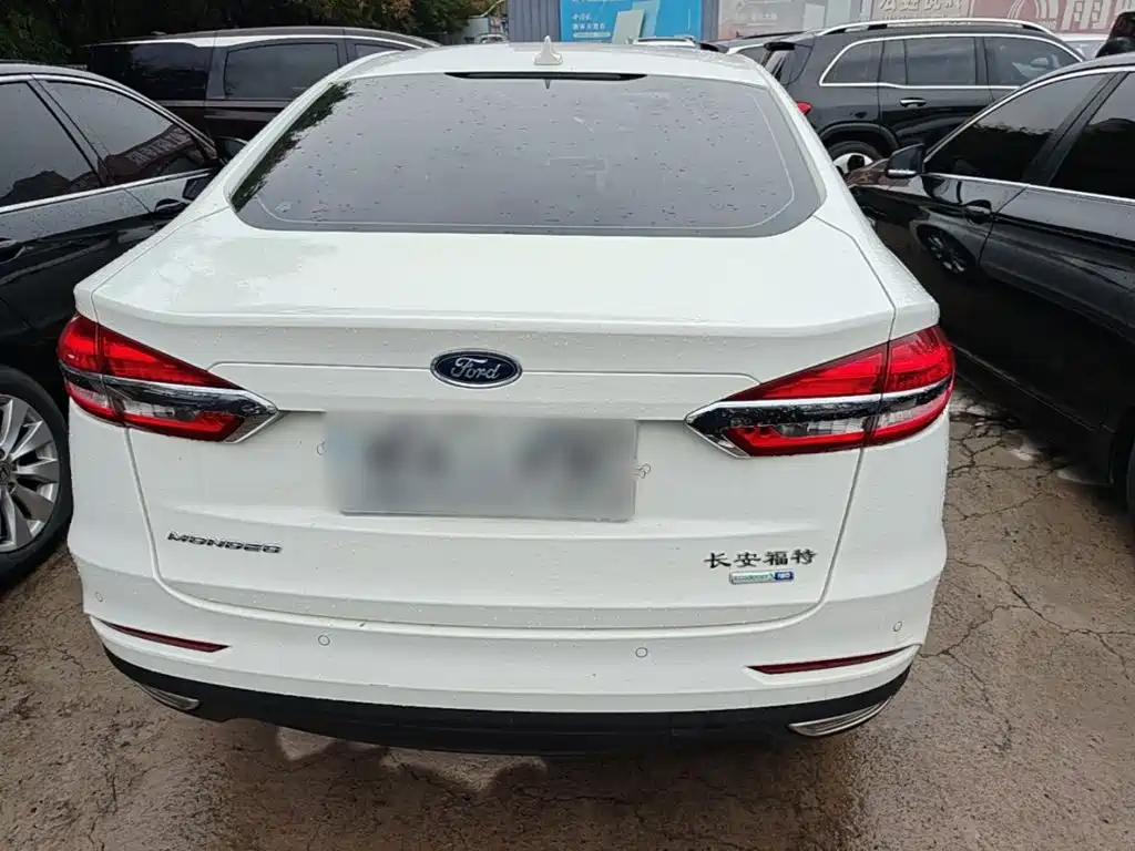 Ford Mondeo — миниатюра 6