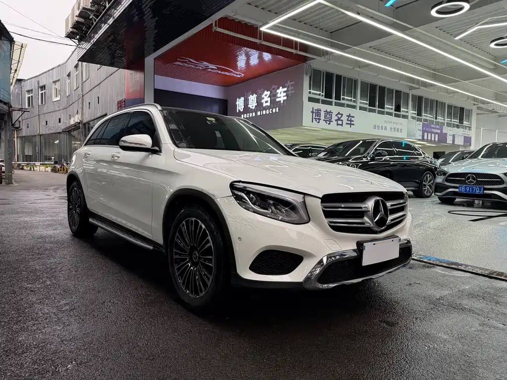 MERCEDES-BENZ GLC