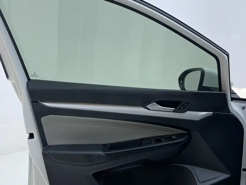 Volkswagen Golf — миниатюра 12