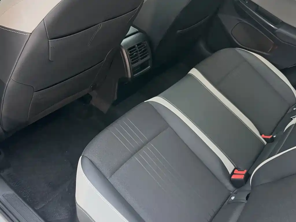 Volkswagen Golf — миниатюра 21