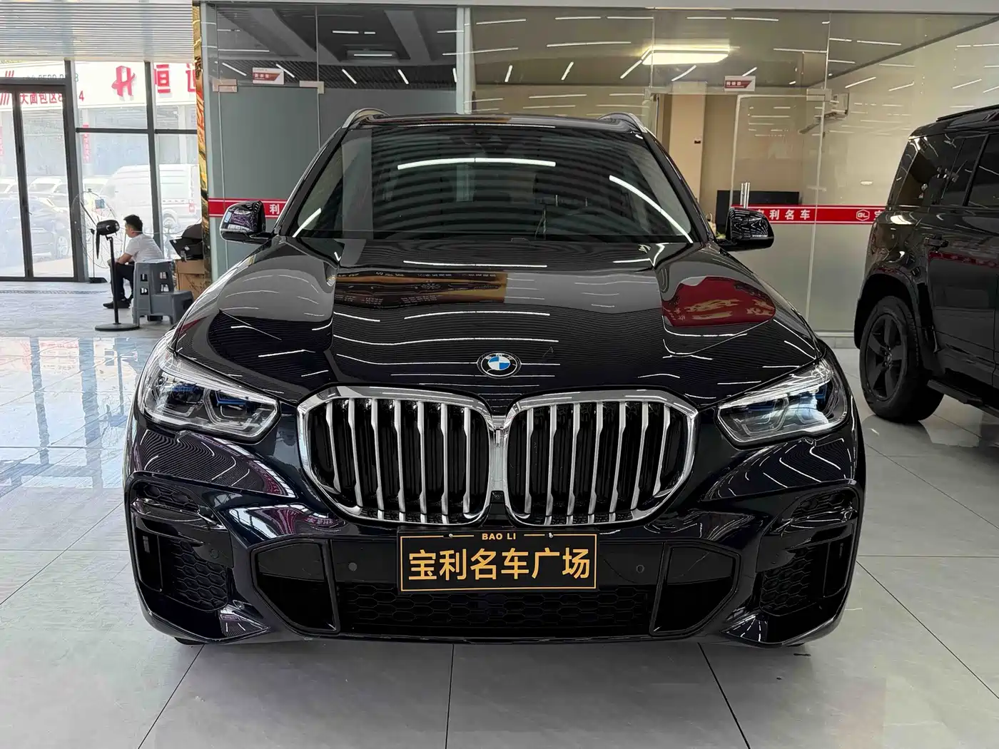 宝马X5 2025款 xDrive 30Li 尊享型M运动曜夜套装 2026
