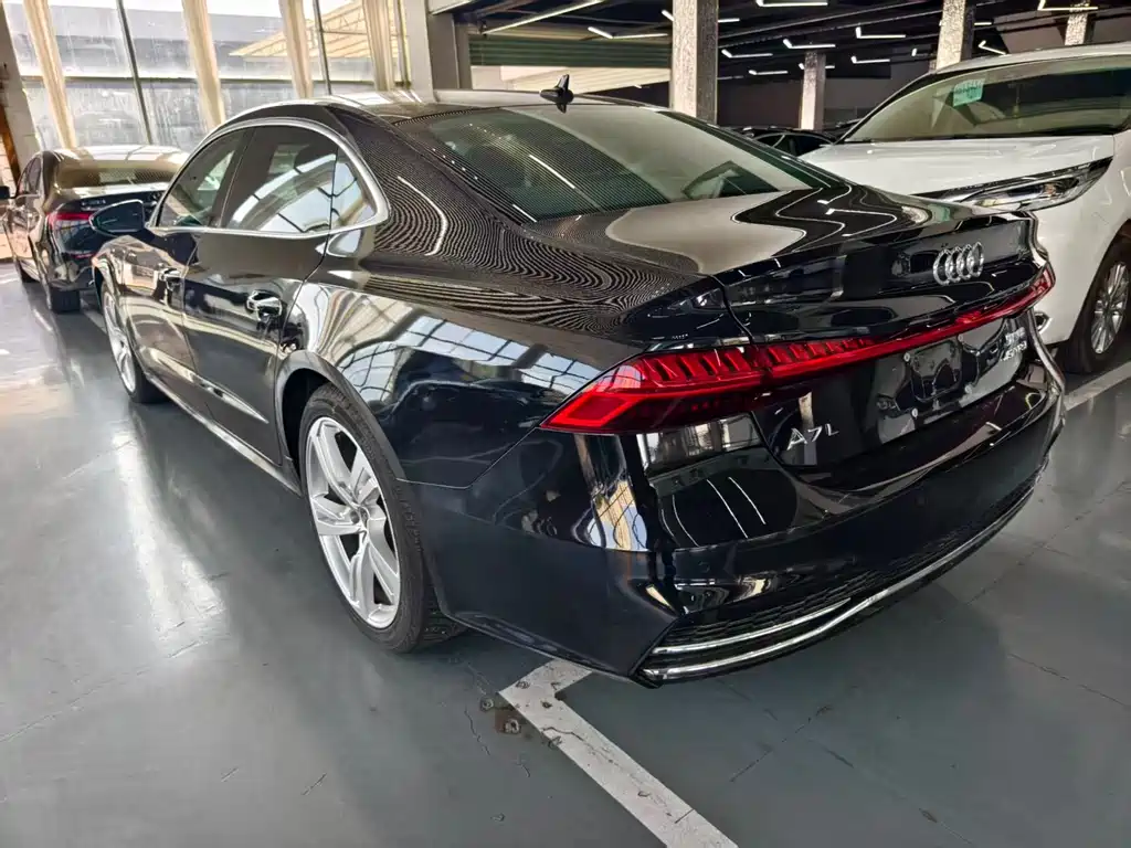 AUDI A7L