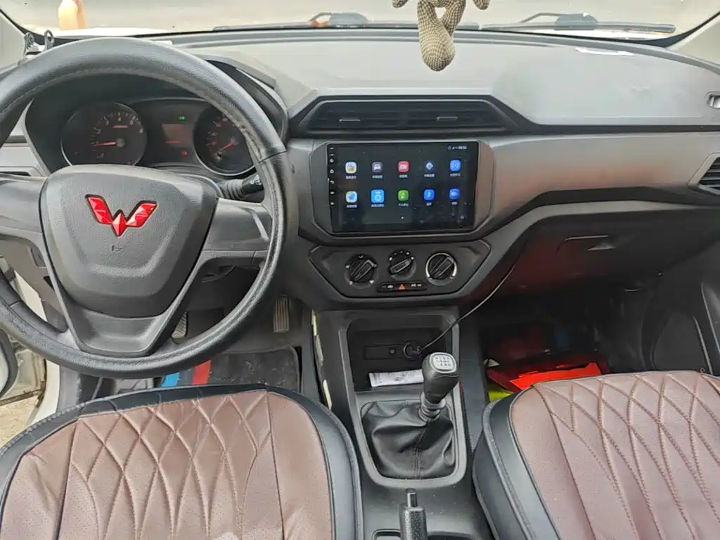 Wuling Hongguang — миниатюра 13