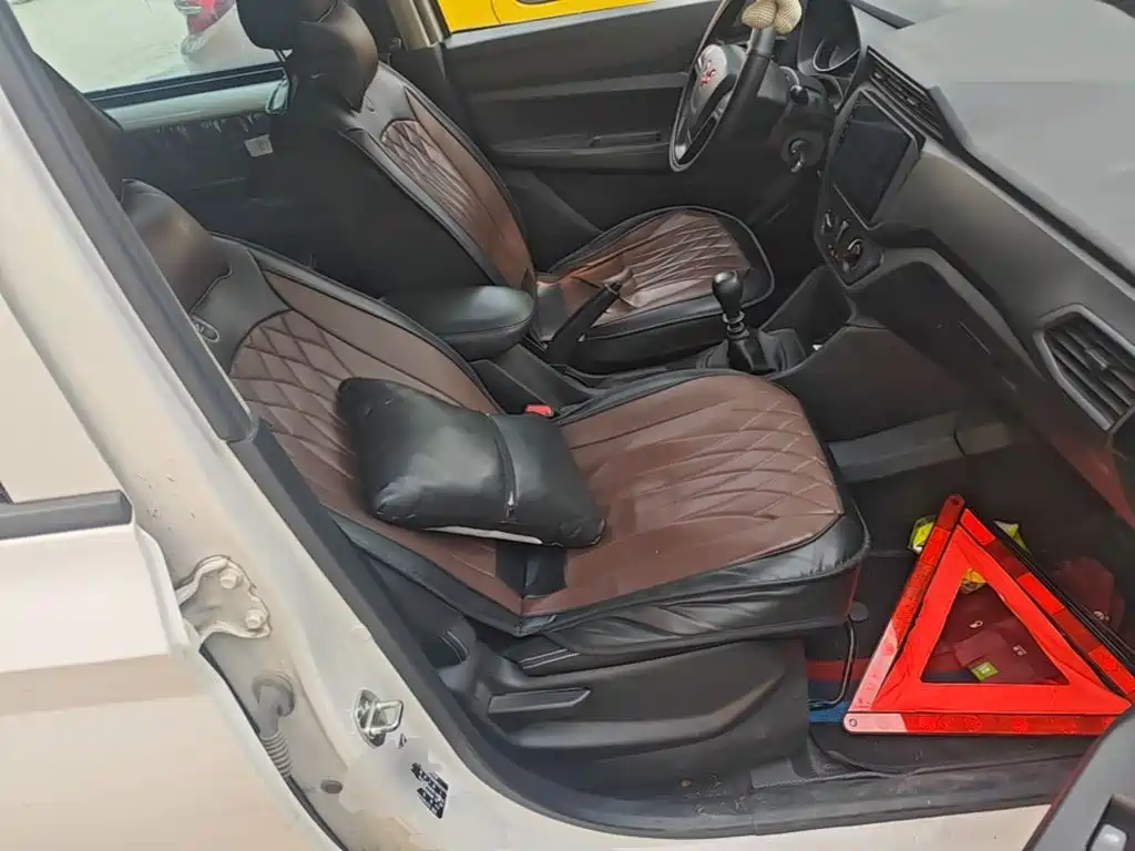 Wuling Hongguang — миниатюра 25