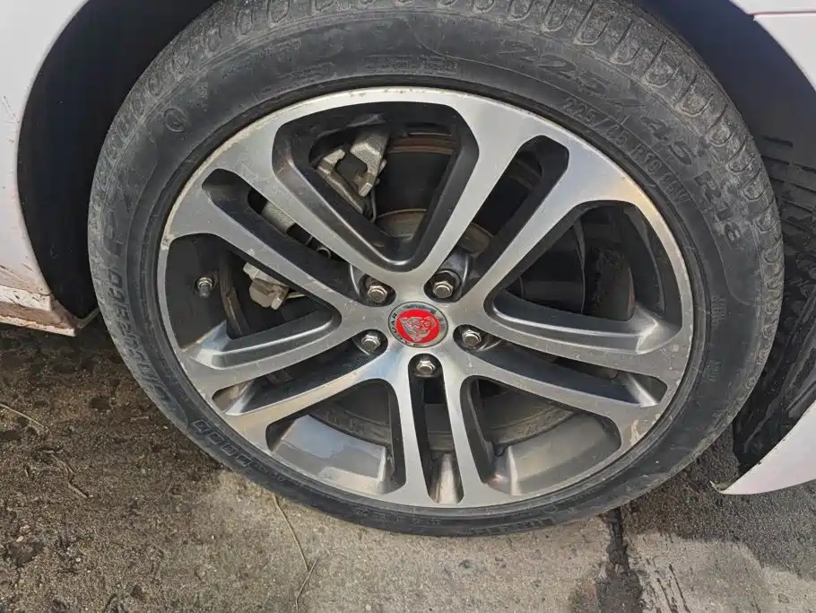 Jaguar XEL — миниатюра 6