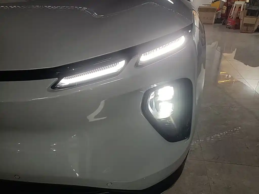 NIO EC6 — миниатюра 24
