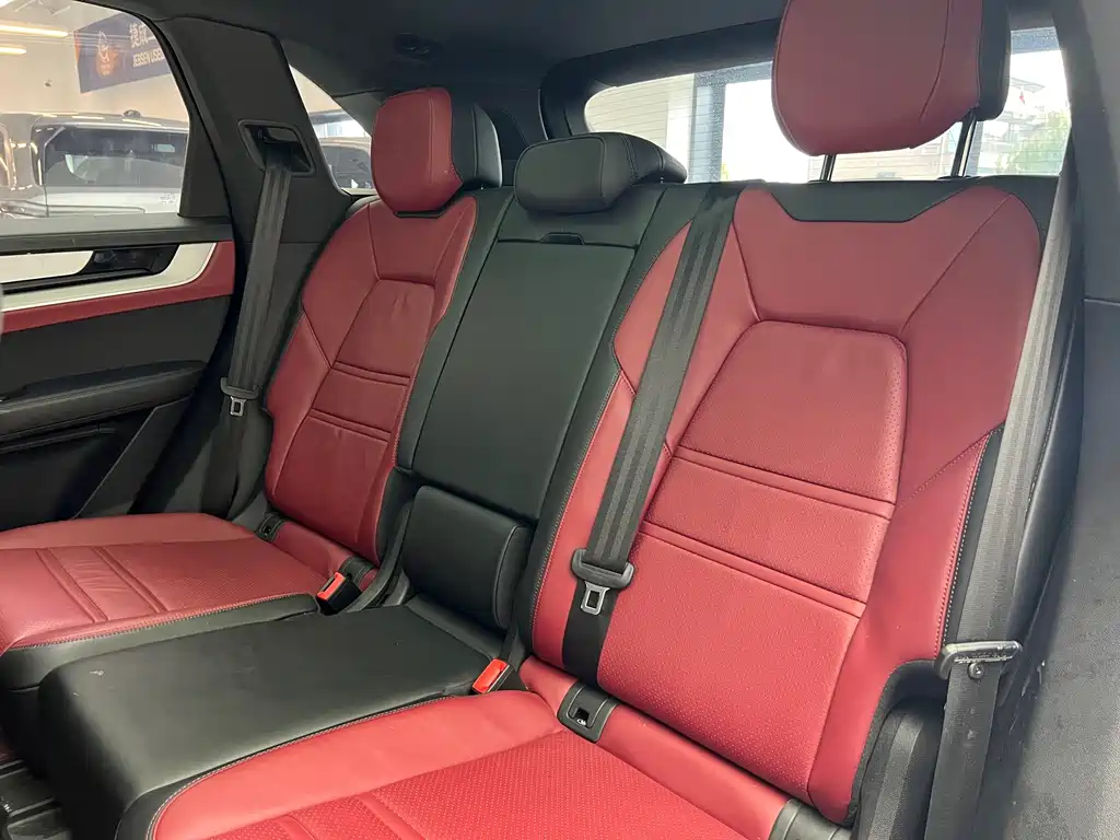 Porsche Cayenne — миниатюра 18