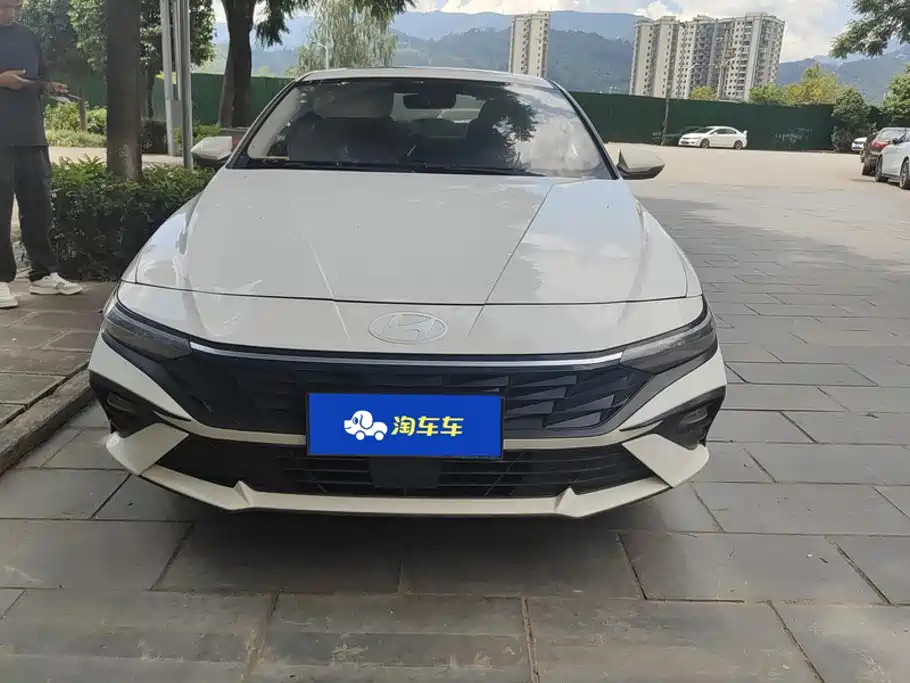 Hyundai Elantra — миниатюра 2