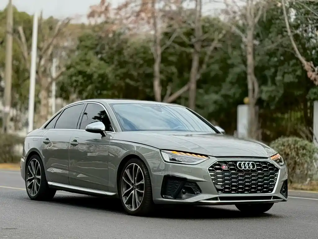AUDI S4