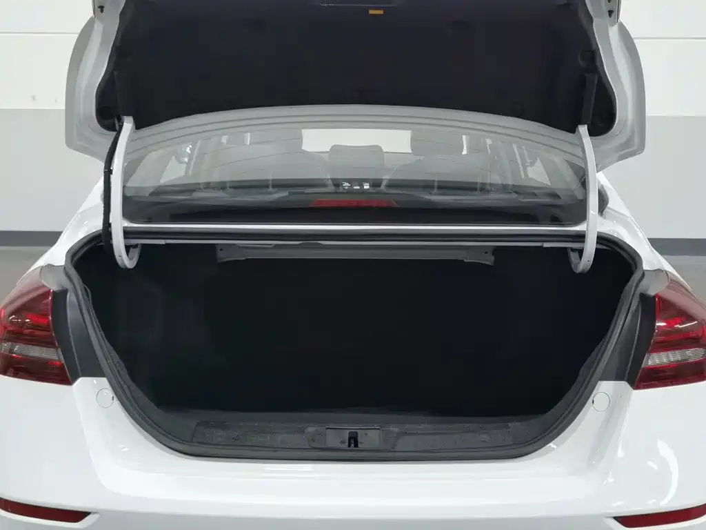Geely Emgrand — миниатюра 16