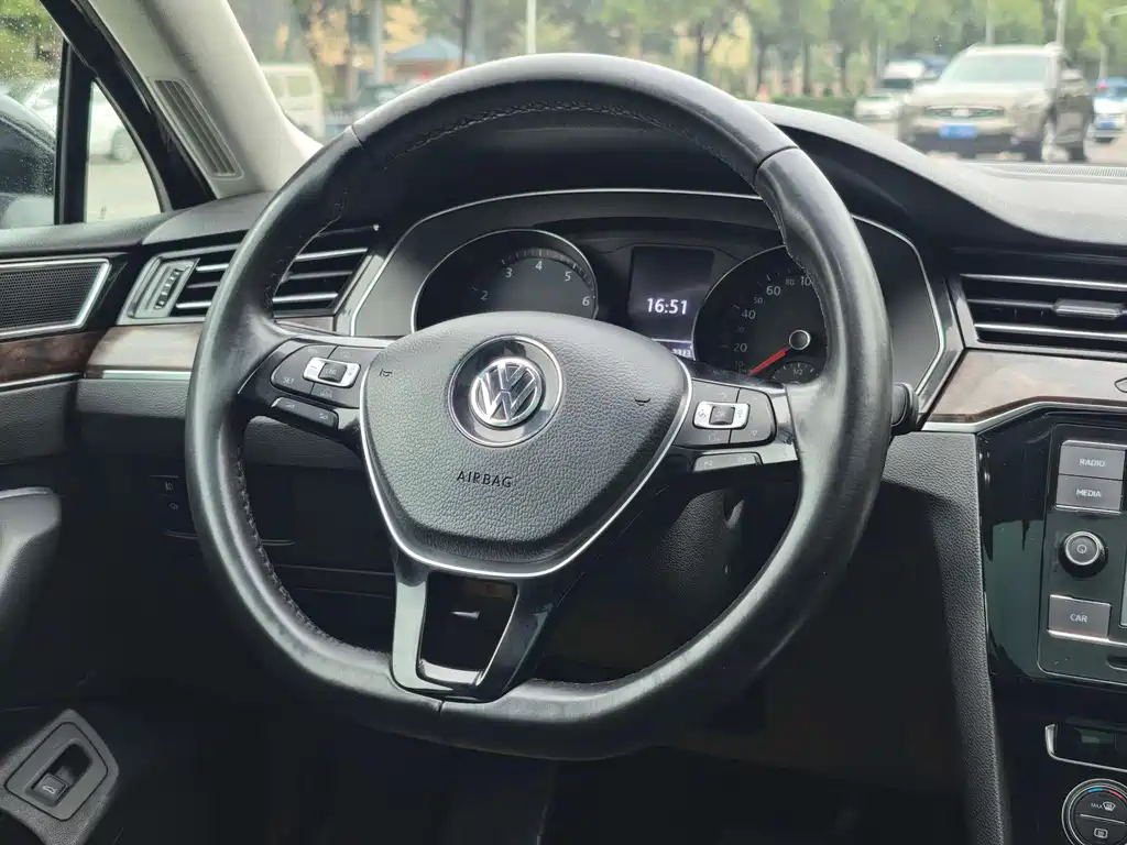 Volkswagen Magotan — миниатюра 8
