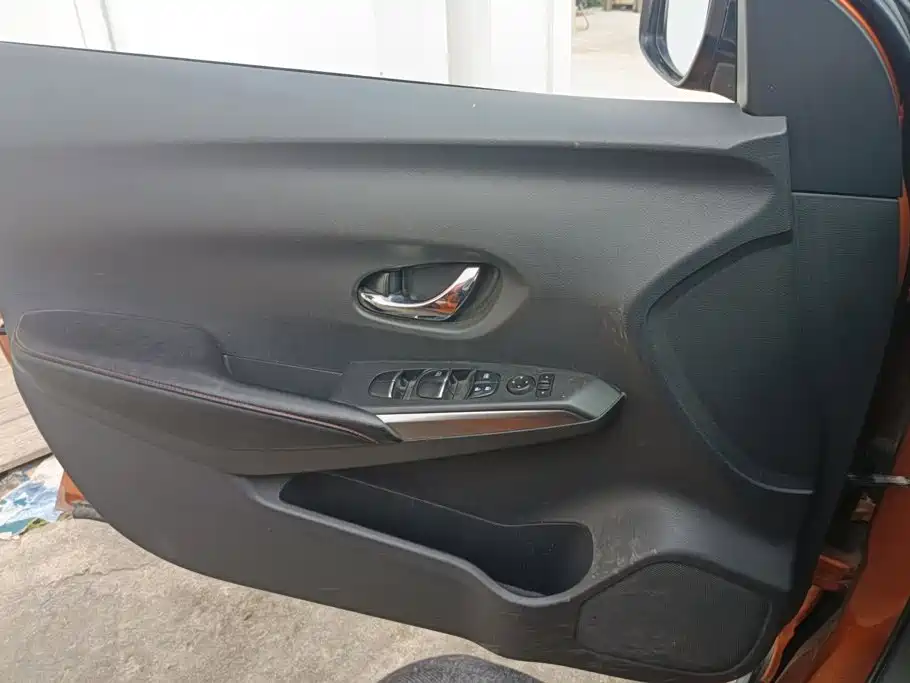 Nissan Bluebird — миниатюра 7