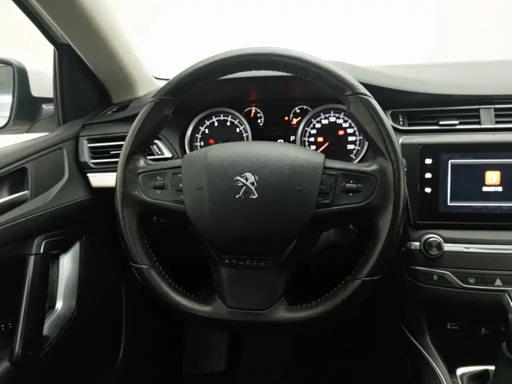 Peugeot 408 — миниатюра 11