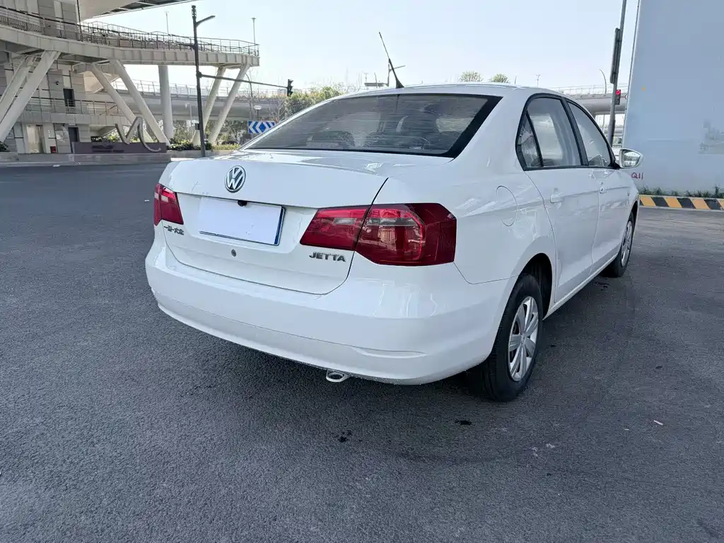 Volkswagen Jetta — миниатюра 9