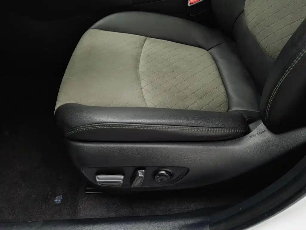 Toyota RAV4 — миниатюра 20