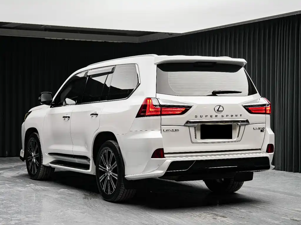 Lexus LX — миниатюра 7