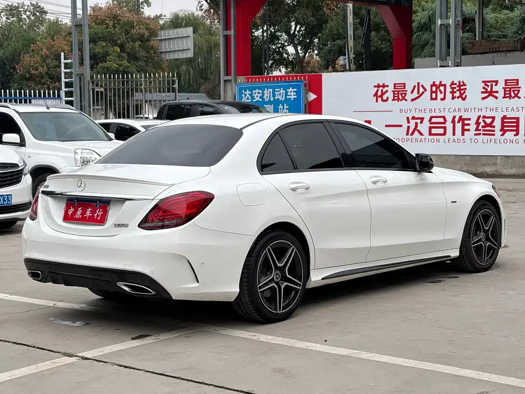 Mercedes-Benz C-Class — миниатюра 17