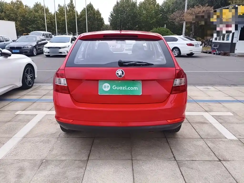 Skoda Rapid Spaceback — миниатюра 6