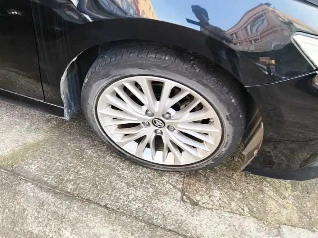 Toyota Camry — миниатюра 12