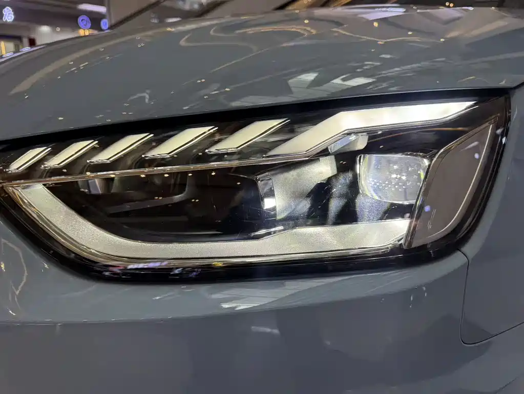 Audi A4L — миниатюра 4
