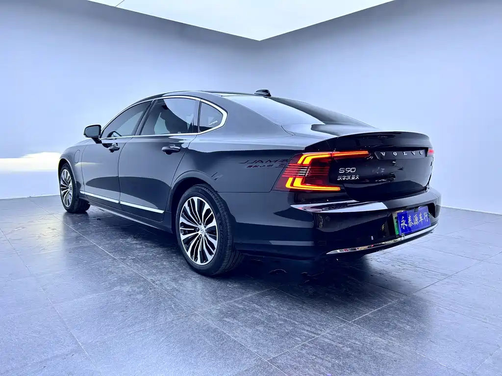 VOLVO S90 PLUG IN HYBRID