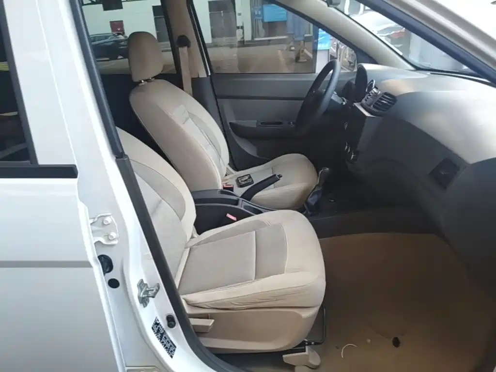 Wuling Hongguang — миниатюра 25