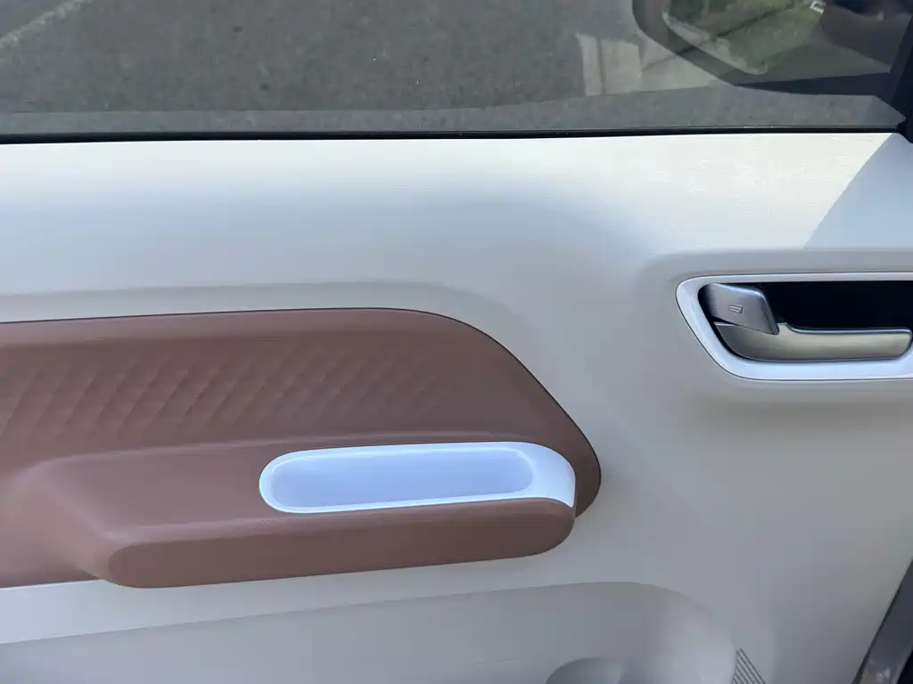 Wuling MINIEV — миниатюра 10