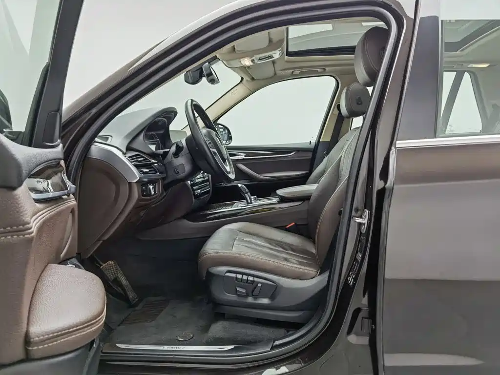 BMW X5 (Import) — миниатюра 10