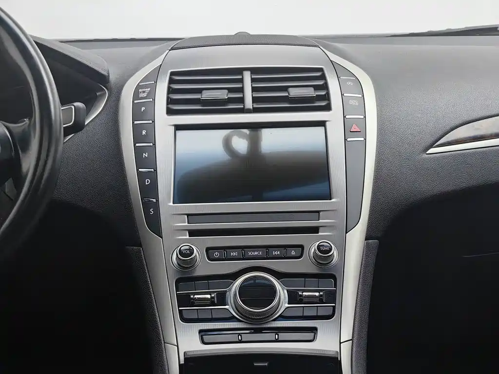 Lincoln MKZ — миниатюра 12