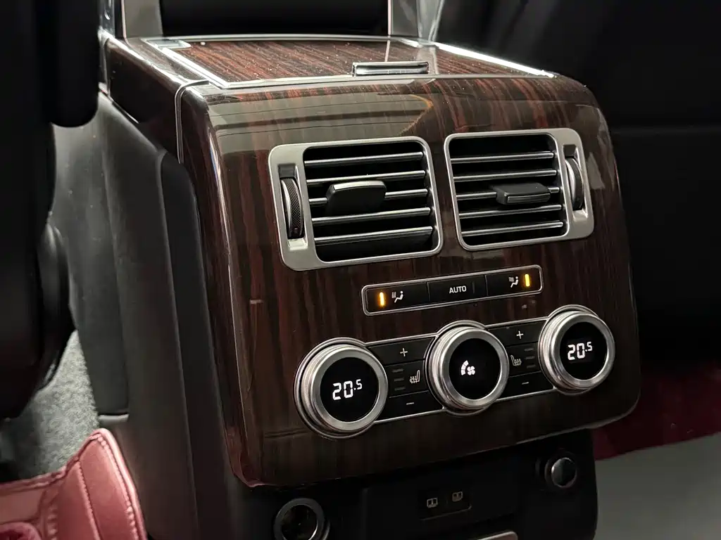 Land Rover Range Rover — миниатюра 16