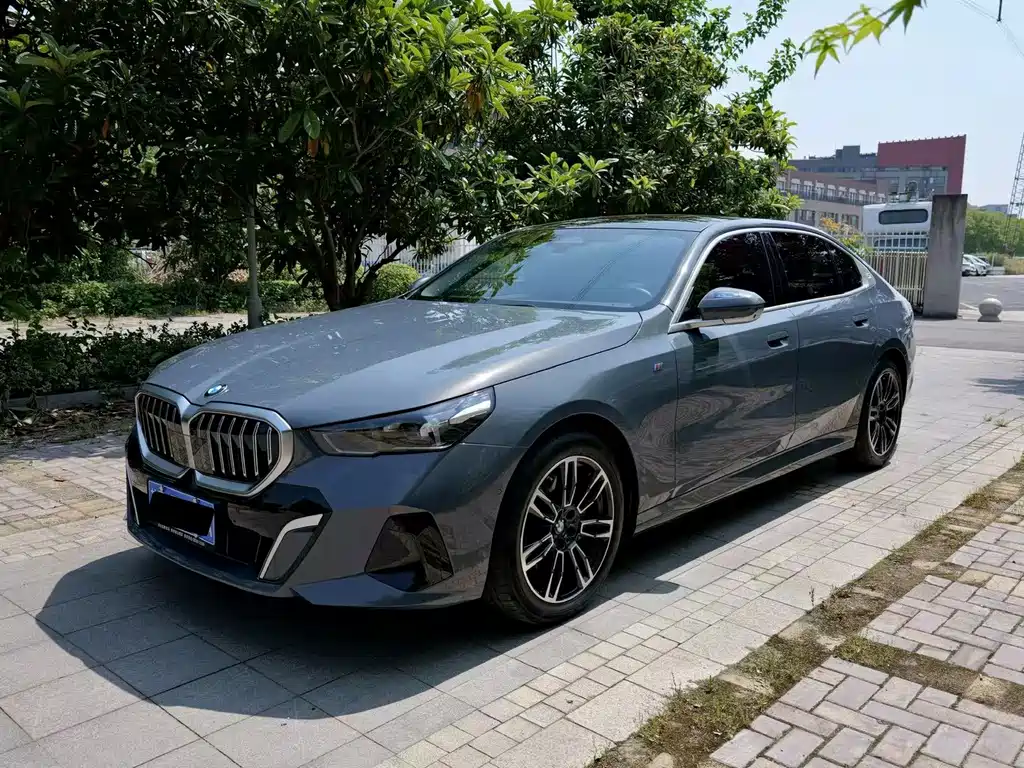 BMW 5 Series 2024