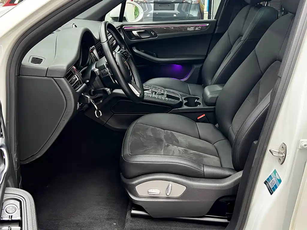 Porsche Macan — миниатюра 7