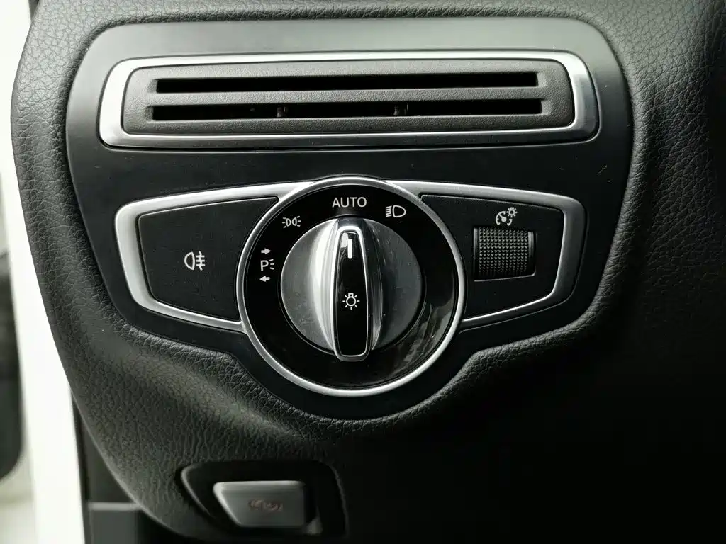 Mercedes-Benz C-Class — миниатюра 21