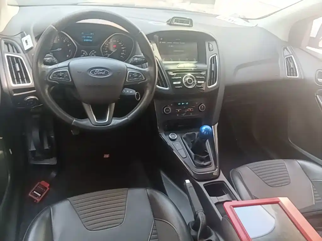 Ford Focus — миниатюра 10