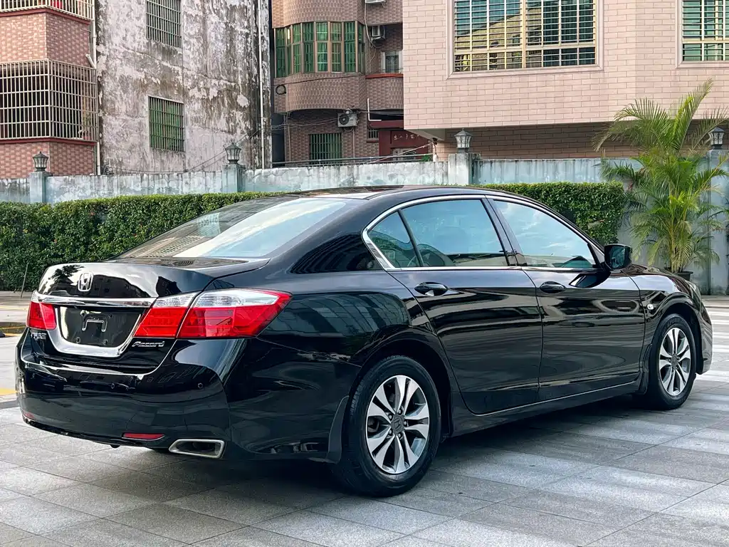 Honda Accord — миниатюра 4