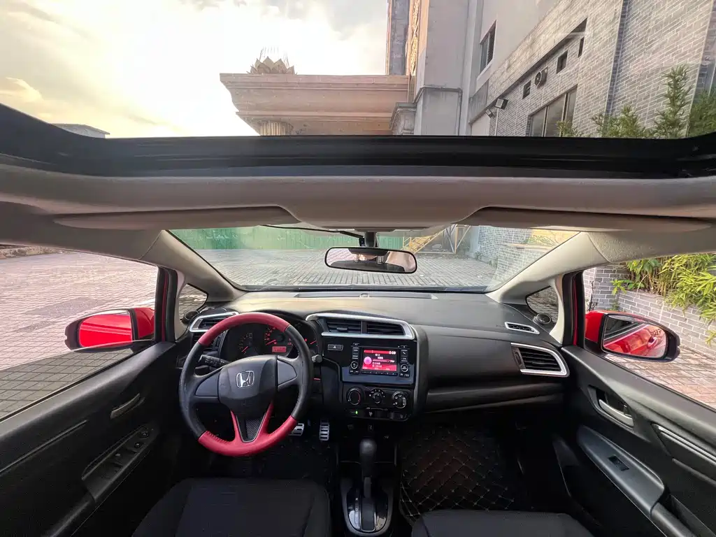 Honda Fit — миниатюра 17