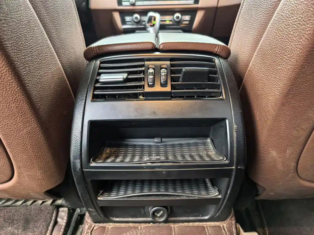 BMW 5 Series — миниатюра 17