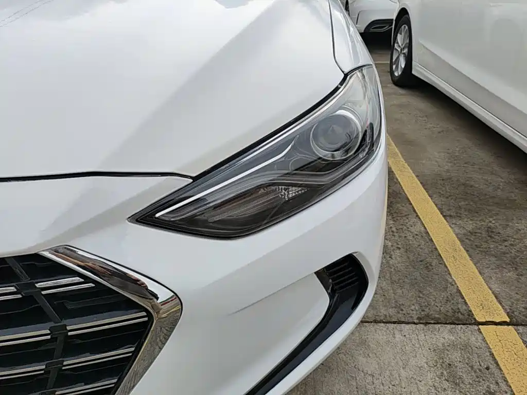 Hyundai Elantra — миниатюра 24